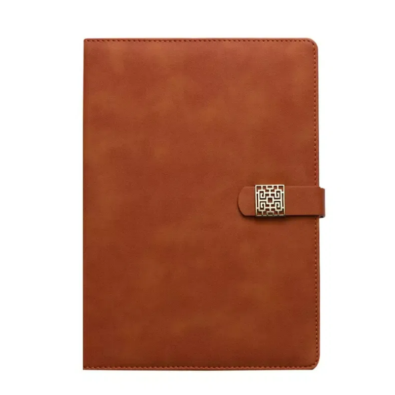 일반 노트북에서 맞춤형 버클 노트북이 눈에 띄게 만드는 이유는 무엇입니까?